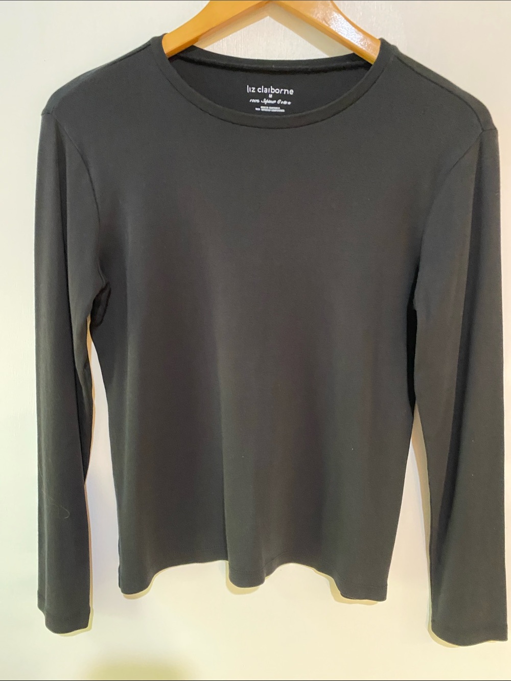 Liz Claiborne Black Long-Sleeve Crewneck Top